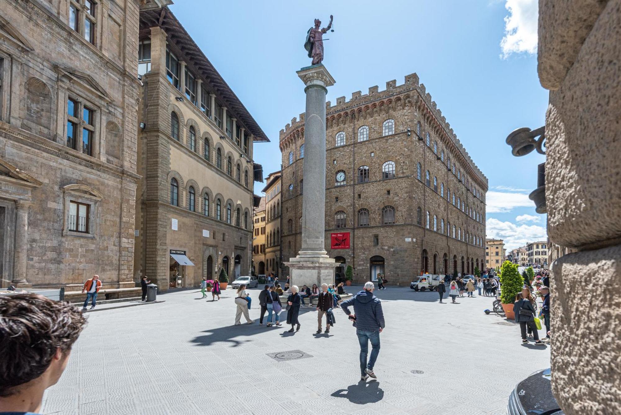 Tornabuoni Center Florenz